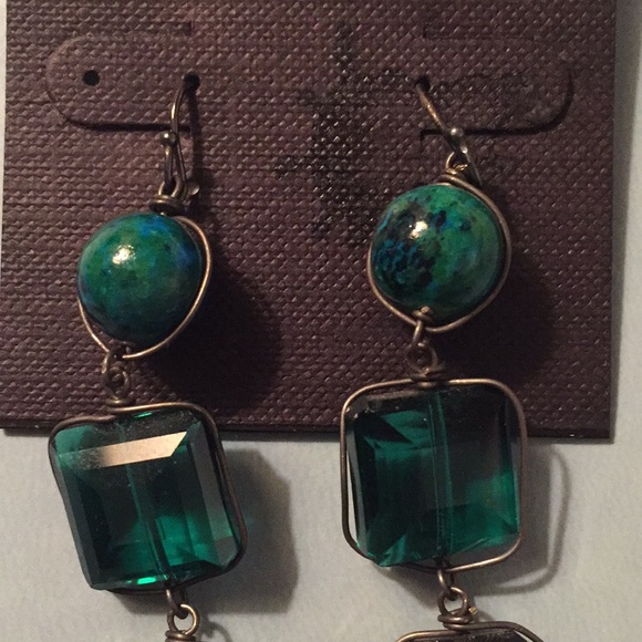 Green Earrings - Picture 3 of 5